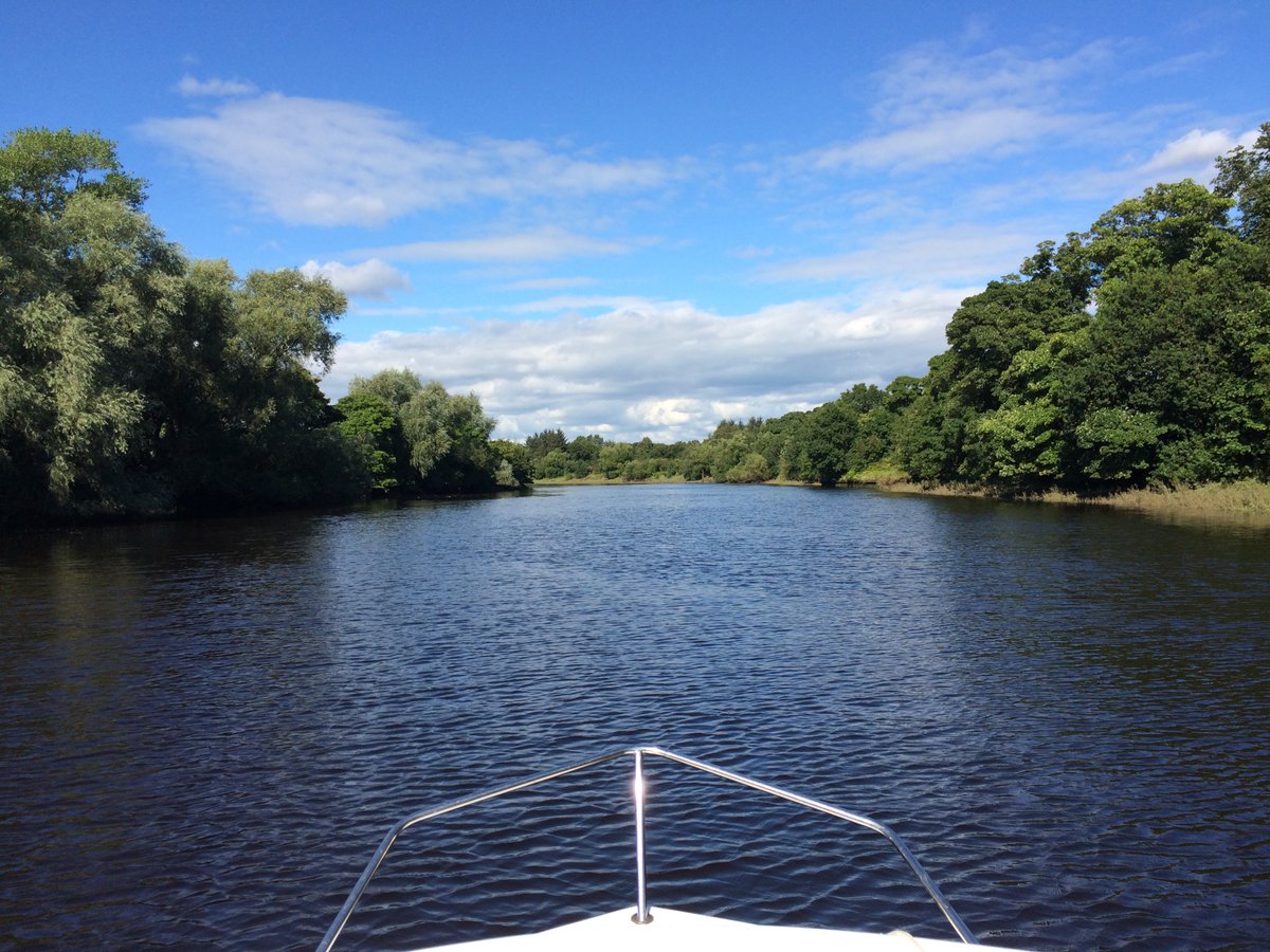 7.Leaving the bridge behind, we continue the remaining 350 mtrs of the White Cart, before it merges with the Black Cart water to become the River Cart, of which there’s less than a mile – what a glorious day!
