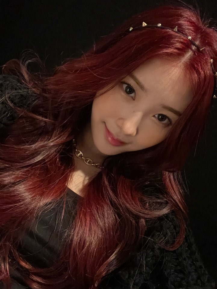 RBW_PURPLEKISS's tweet photo. [#채인]
오늘 브이앱 세상 행복한 시간이었어요🖤 힘을 주려고 했는데 오히려 왕창 받고 왔찌 모야...🥺 고마워요 항상❣️ https://t.co/wm8iW9QTie