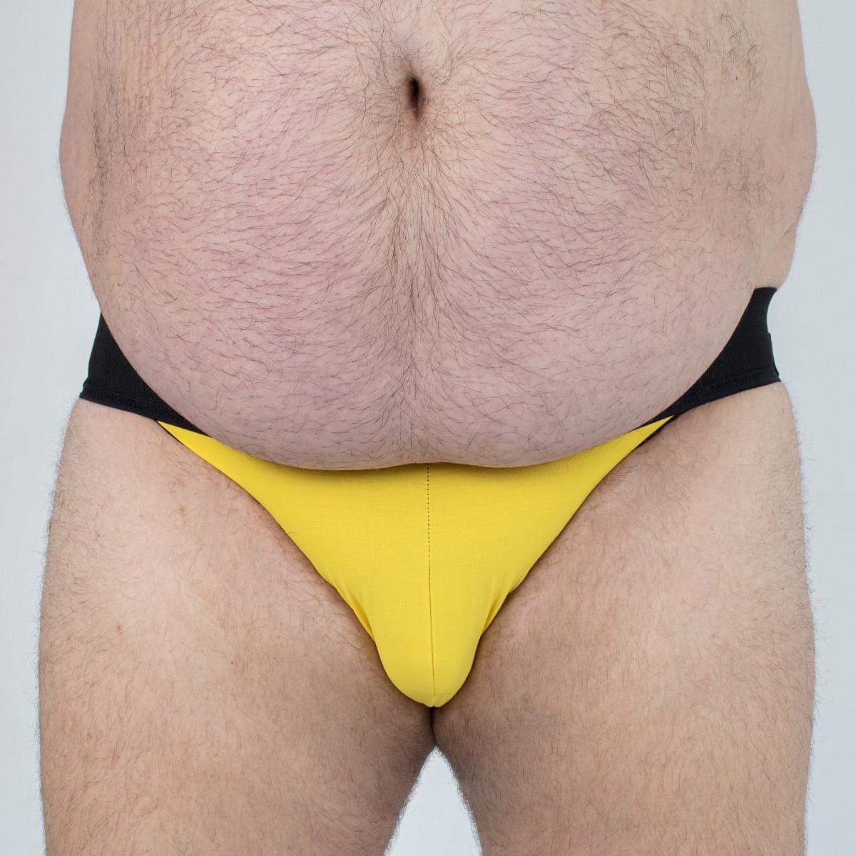 underqueerbr's tweet photo. Ela é amarela, mas pode ser mostarda, abacaxi, ouro... ela é linda!
O preço dela? De banana (não inflacionada)! R$ 40,00 + frete (calcule através do site, link na bio)
#underqueer #underqueerbr #jockstrap #jockstrapbrasil #jocks #cueca #cuecabox #cuecaboxer #gaycouple #gaybears https://t.co/BxUrBmtKH8