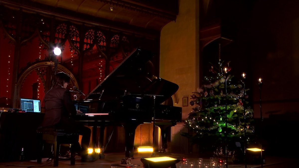 #ThrowbackThursday to the H Natural Live Stream in December, where #TeamSiyan provided a camera and lighting package for this intimate live stream.

Director: Tim Sidwell, <a href="/towardinfinity/">Tim Sidwell</a>
Lighting Designer: Steve Finch

#livestreaming #streaming #lightingdesign #HereForCulture