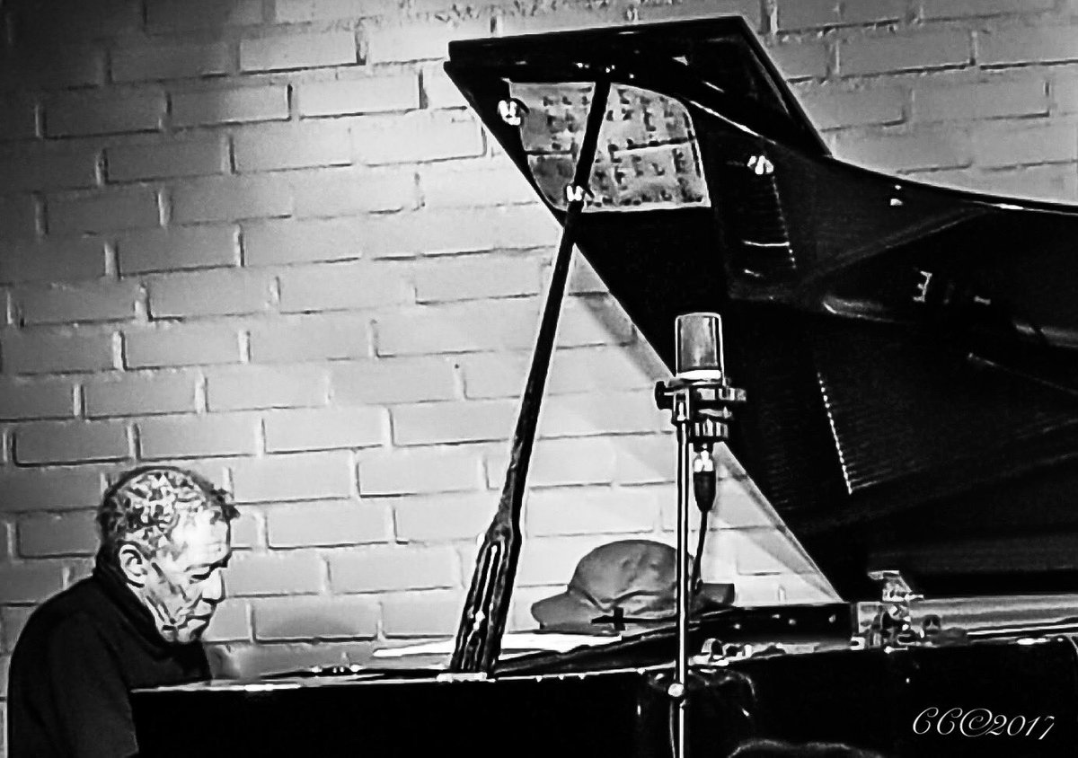 francoislem's tweet photo. Bobby Few nous a quitté la nuit dernière. Condoléances à ses proches.
Bobby Few passed away last night. RIP Bobby.
photo©️CC
Bobby Few playing during the tribute to Gérard Terronès @Sunset-Sunside Paris in 2017.
#jazz #bobbyfew #piano #music #death #pianist #jazzpianist #paris https://t.co/EXSB2jWj2R