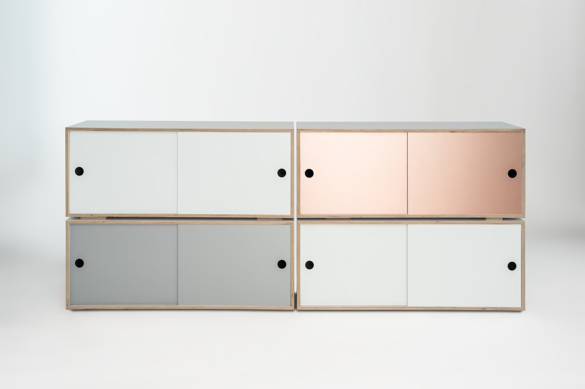 Das Crowdify-Projekt «nomade.id» will zusammen mit der Stiftung Palme ein schlichtes und zeitloses mobiles Regal produzieren. Die Sideboards sind leicht transportierbar, modular und kompakt. Zum Projekt:
crowdify.net/nomade-id