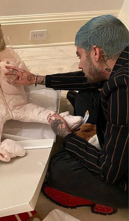 scriptedfreak's tweet photo. IMAGINE ZAYN GOING ALL RAINBOW FOR THIS ALBUM

VIBEZ IS COMING https://t.co/Q8mwUzuOZc