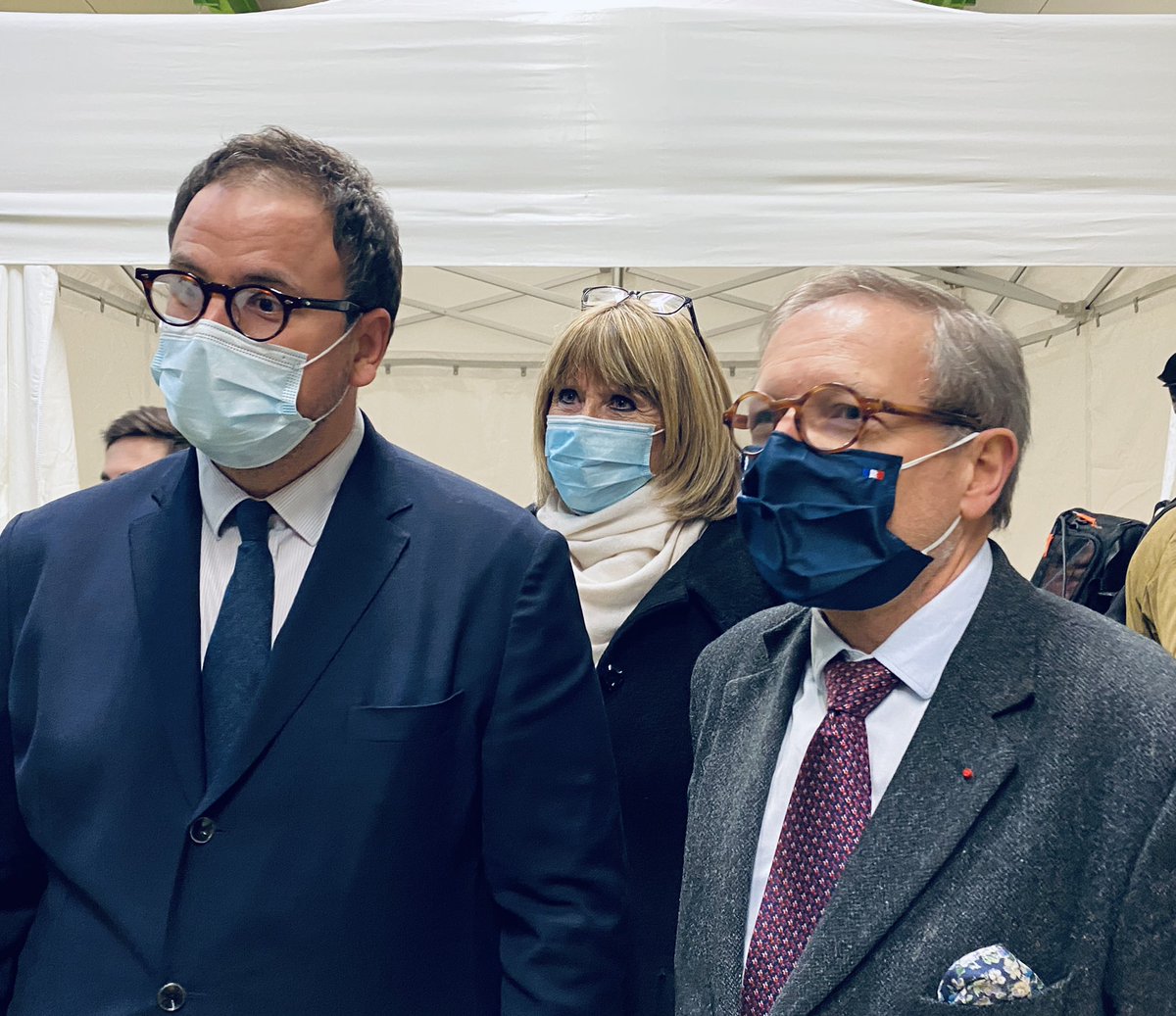 Prefet78's tweet photo. Le @Prefet78 JJ Brot a inauguré le centre de vaccination pour le personnel soignant à @villepoissy, aux côtés du maire @KARLOLIVE, l’@ARS_IDF @aur_rousseau, la députée @fgranjus &amp; @CinalliMarion #ARS78.
👉 #vaccination ➡️ lutte contre la #COVID19 https://t.co/1HwgFidzJW