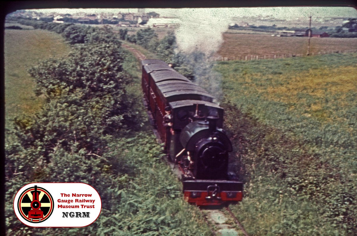 Talyllyn Railway No.4 "Edward Thomas" approaching Ty Mawr Bridge, c.1952 - 1954

NGRM.ORG.UK

📸 The John Adams Collection