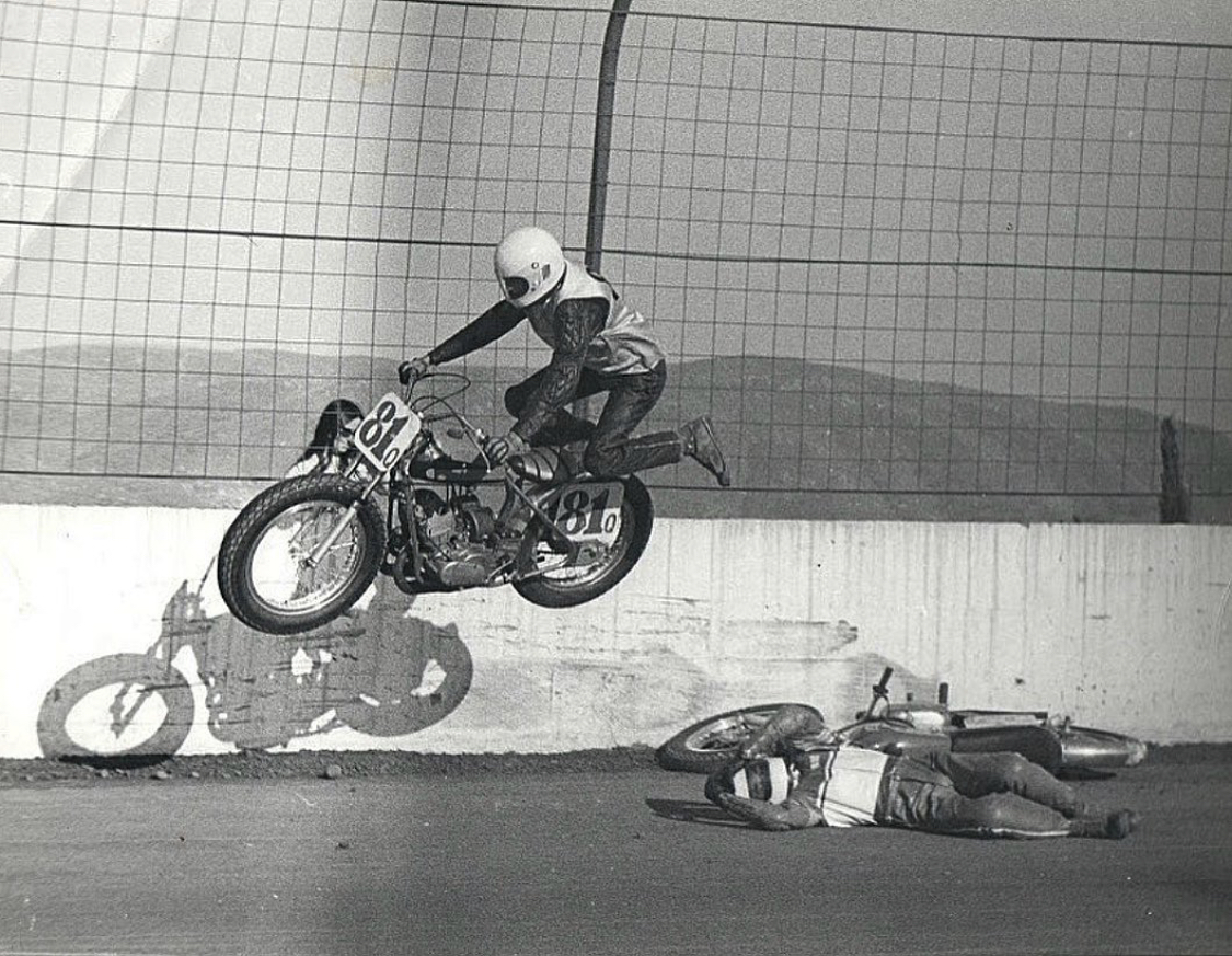 LowbrowCustoms's tweet photo. Caption this ____________!? #racelife #flatrackracing #hooligan #flatoutfriday #throwback #whoa https://t.co/O0QDT3Twcn