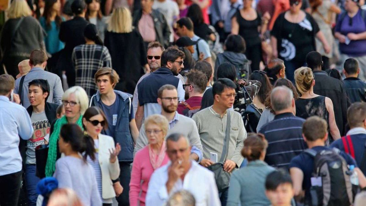 TheOnion's tweet image. ‘I Can’t Do This Anymore,’ Think 320 Million Americans Quietly Going About Day bit.ly/3q45jPz