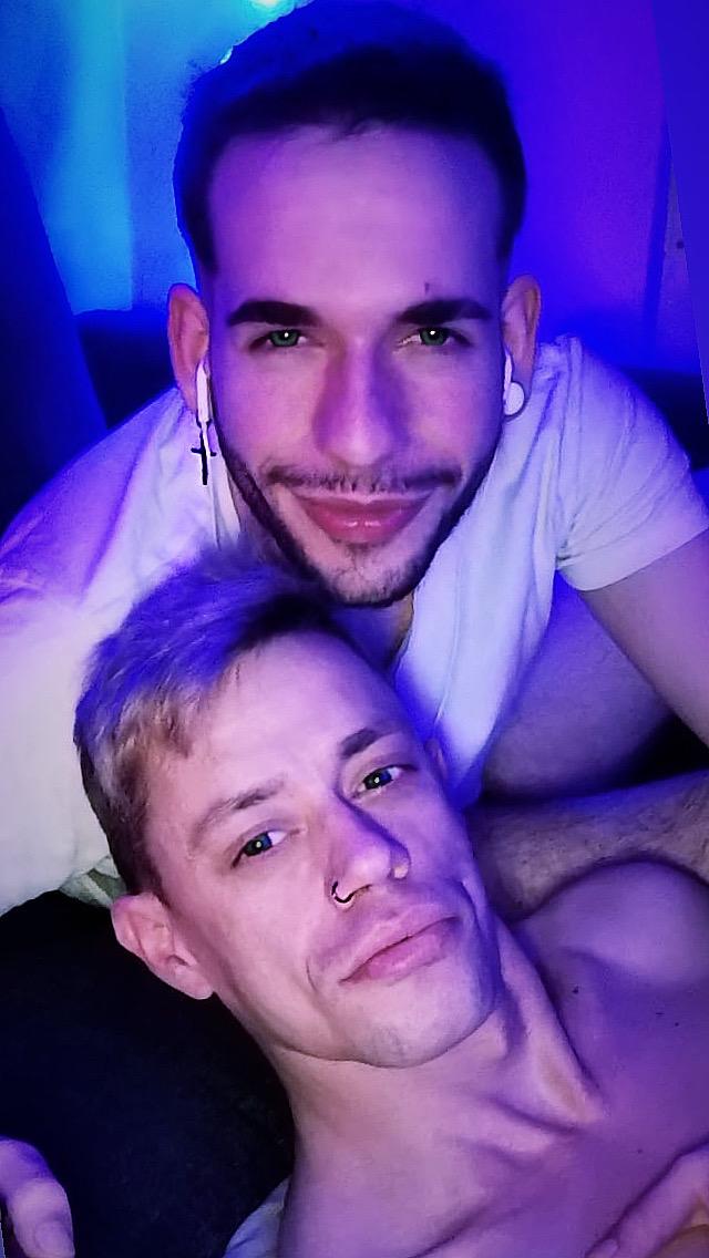 Aaron Lautner (@aaronlautnerxxx) on Twitter photo Mi chico!!! Lo amo ❤️❤️❤️
Love <a href="/DFannio/">DiFannio</a> Mi chico!!! Lo amo ❤️❤️❤️
Love <a href="/DFannio/">DiFannio</a>