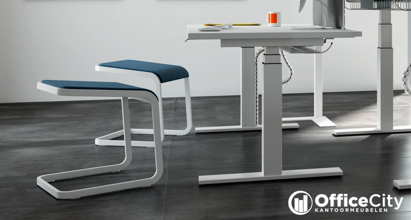 Nieuw in ons assortiment is de kruk Borella. Een stijlvolle kruk met een verrassend aangenaam zitcomfort. officecity.nl/kantoor-stoele…