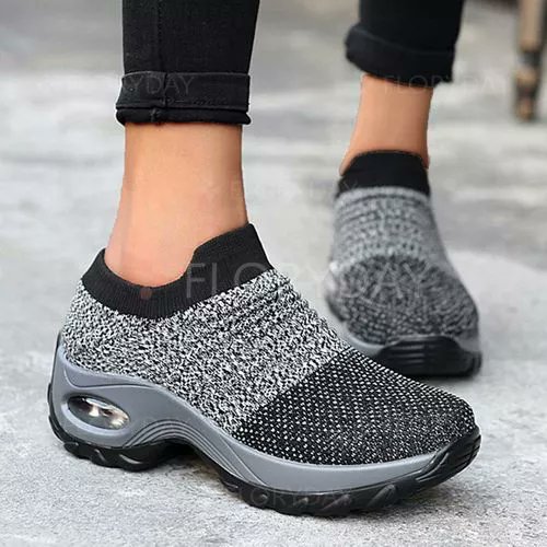 Com__market's tweet photo. Women's Lace-up Flats Flat Heel Sneakers

https://t.co/jQ5NDFOtM1

#balenciagatriples #hypesneaker #lightblue #sneakerhead #streetstyle #sneakers #fashion #streetwear https://t.co/PB8vgk1E5a