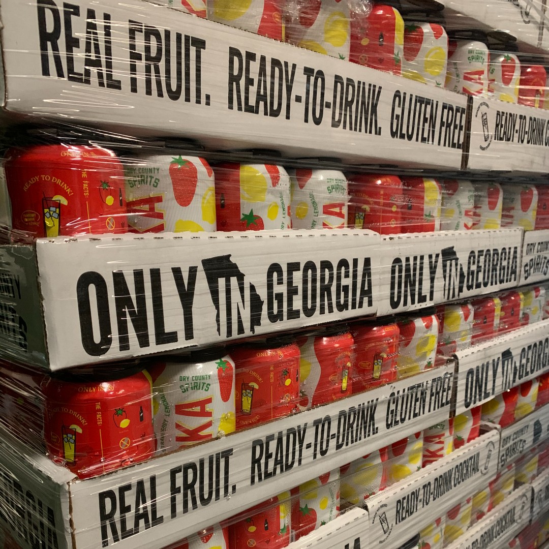 Strawberry Lemonade Vodka is heading to our distribution partners around the state today! 
Tag your go-to liquor store in the comments to make sure they get in on this first batch!

#makeyourrun #drinklocal #readytodrink #vodka #cannedcocktail #realfruit #glutenfree #onlyinga