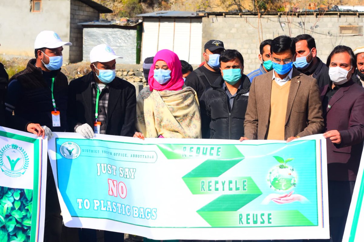 DYOAbbottabad's tweet photo. 🇵🇰
3 Days Cleanliness Campaign in Abbottabad carried out by District Administration Abbottabad
Volunteers of Youth Office Abbottabad activity participated im the campaign and collected the trash from the side areas of River Harno Abbottabad,the busiest picnic spot of Abbottabad https://t.co/dS7rvkGM6L
