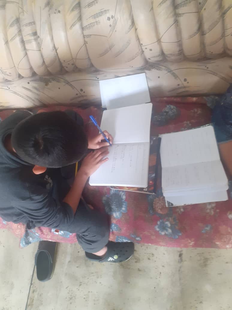 #7Ene II Con mucha alegría y entusiasmo nuestros niños🙍‍♂️ y niñas🙎de la Patria 🇻🇪 inician el nuevo año 2021, dedicados y concentrados en su actividades pedagógicas, gracias al plan #CadaFamiliaUnaEscuela @MPPEDUCACION
#ANDePaz
@psuvaristobulo
<a href="/FreddyBernal/">Freddy Bernal</a>
<a href="/ViceSocialT_ve/">Vice Social y Territorial</a>