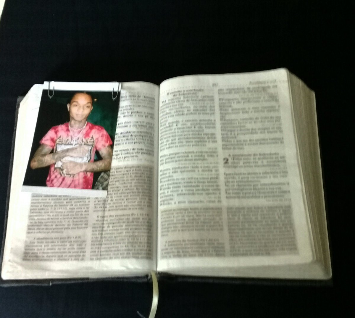 Lettytlss's tweet photo. @SwaeLee O Senhor  te deu livramento não foi por sorte foi por orações todos os dias a sua vida está apresentada para o senhor  por trás  de tudo isso tem um  Deus salvou a sua vida  amém receba https://t.co/0mwUtIylxh