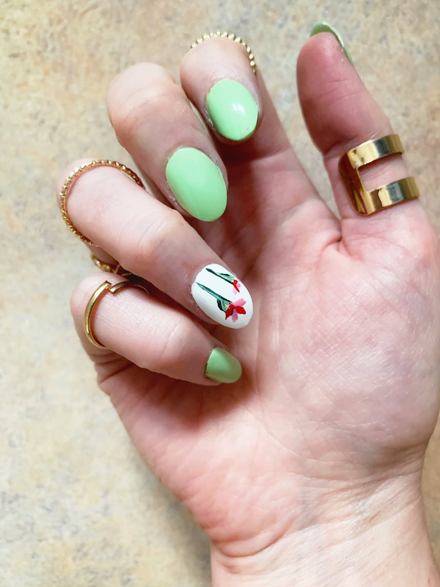 gingerfoxblog's tweet photo. Using @BarryMCosmetics Pistachio, Evergreen, Blood Orange, Dragonfruit and Cotton 🌹🍃 #nailedit https://t.co/pxlJIa1oVy