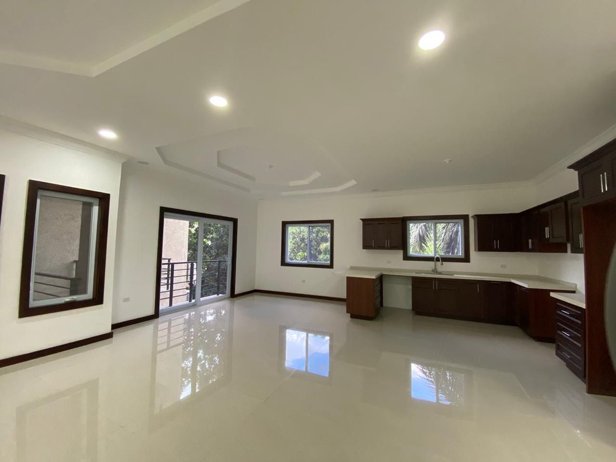 Realgoldengates's tweet photo. FOR RENT- Unfurnished
3 Bedrooms 3.5 Bathrooms
Norwood, Kng 8
Call us at 876-974-7879 for more info.
#numberoneagent #dreamhomes #commercialproperties #residentialhome #luxuryhomes #happynewyear #realestate #realtor #interiordesignes #homeforsale #villas #mortgage #vacationhomes https://t.co/ei71ZZYYJx