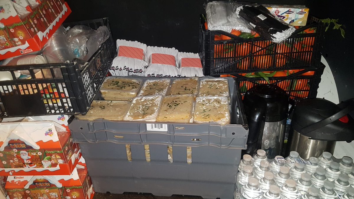 AssociationBm's tweet photo. Maraude improvisée ce soir 💪🏽
Un grand merci au Restaurant Baber pour son fidèle soutien. 170 repas chauds avec au menu tagliatelles au saumon. 
On continue on ne lâche rien 💚💚 https://t.co/UXvNWK2J7x