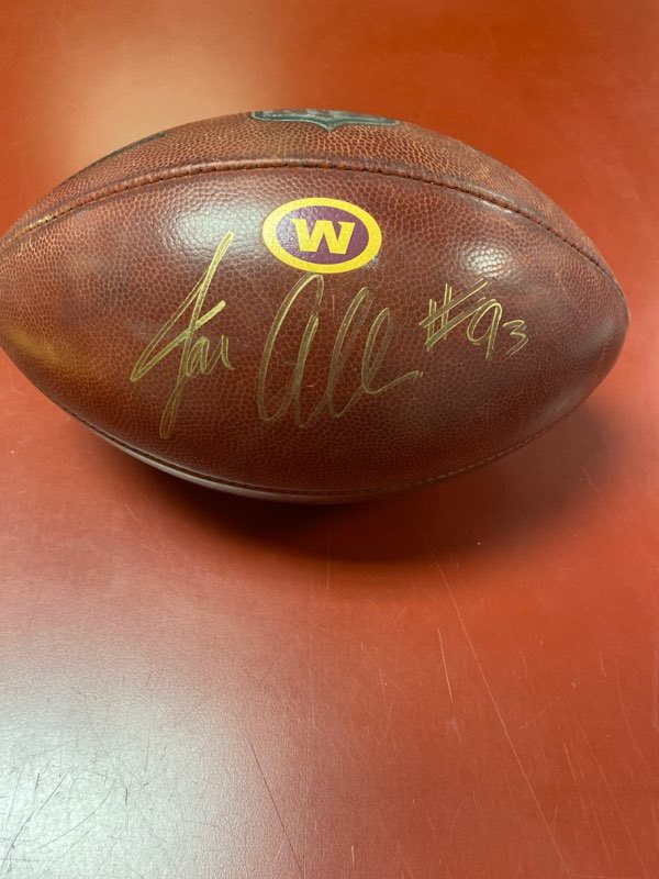 Commanders's tweet image. RT to win AND vote for @jonallen93_‼️

#WPMOYChallenge Allen