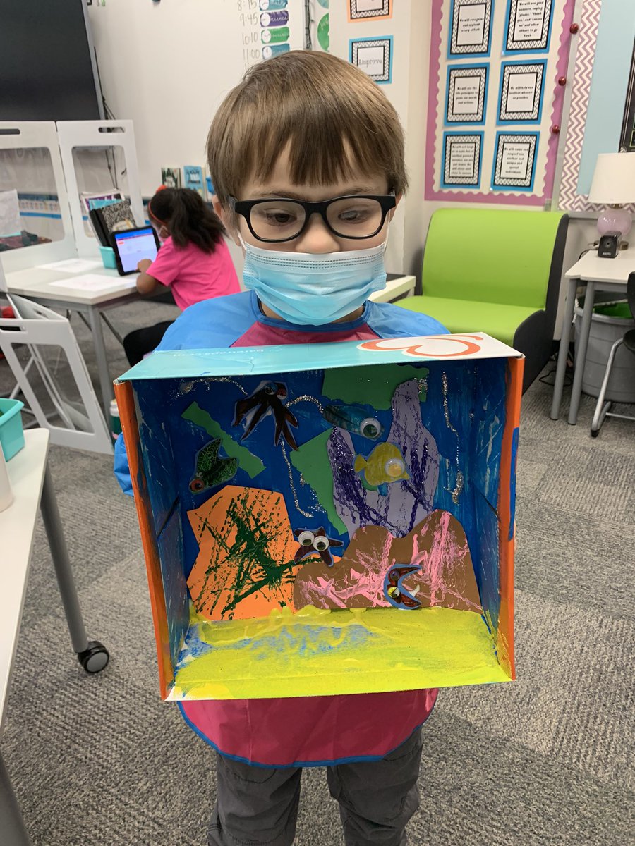 MissHeathTCE's tweet photo. Worlds cutest artist came to show off his ocean project 😍 https://t.co/LveVBCpJq6