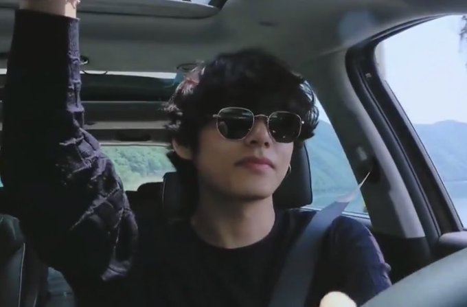 Btsテテが乗ってる車がカッコ良すぎてやばいいいい ぱるぎょん