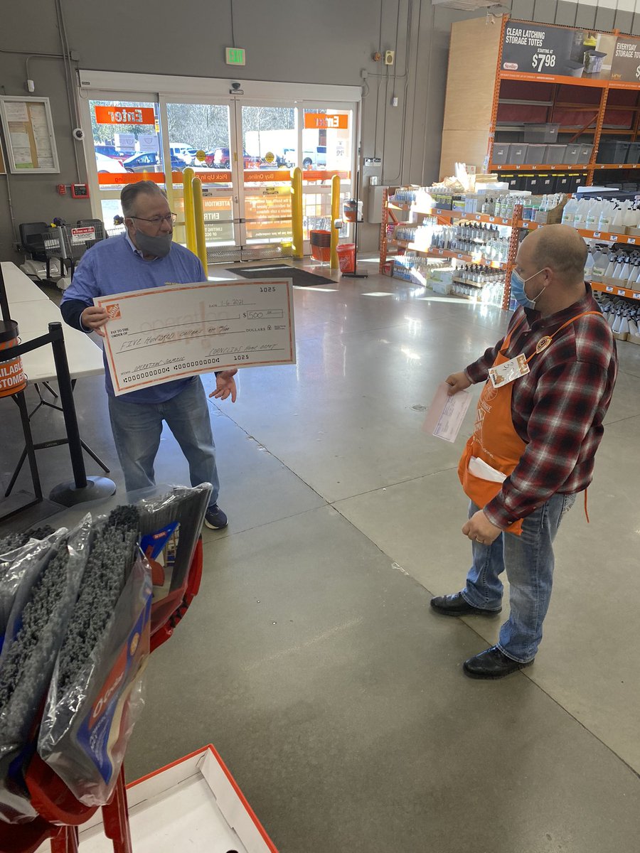 NomoreOrange24's tweet photo. #OperationSurprise It’s an honor to work with an amazing company that gives back to the community. Thank you #RotaryClubofLakeNorman for all that you do for the local communities #Hope this helps the impact of help. @THD_HXT @WebbfWebb @tayloward @ErinWatsonHDHR https://t.co/IjXL6GqGXR