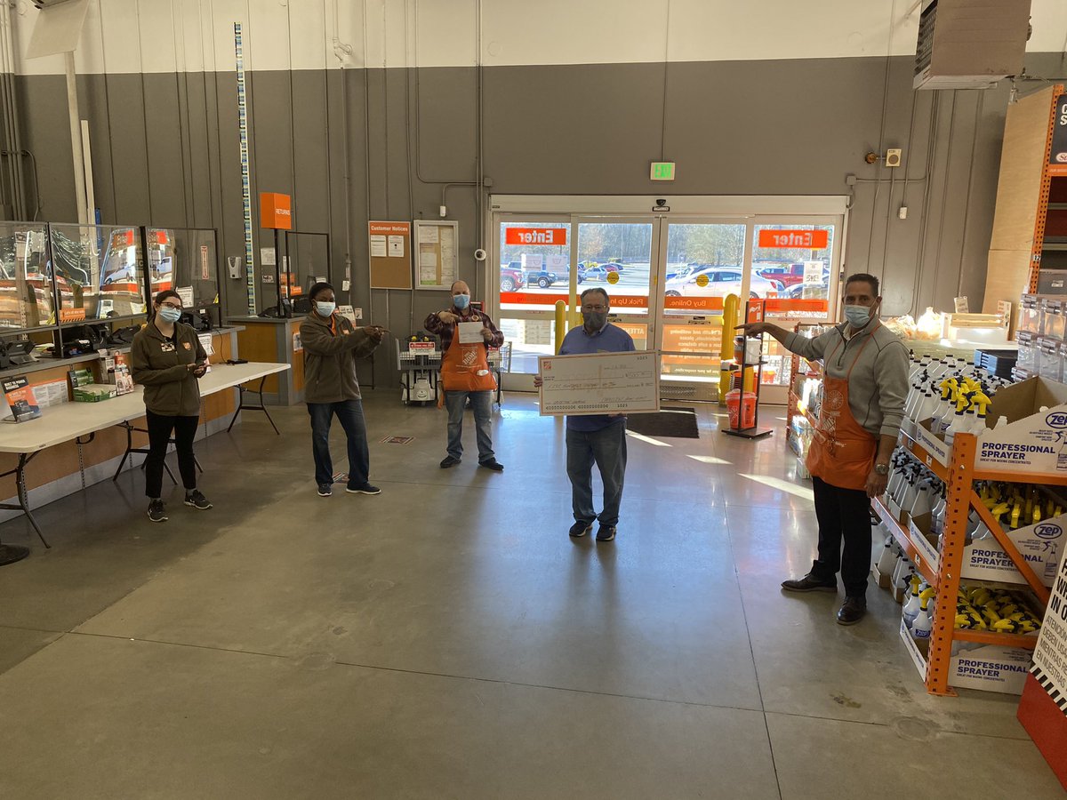 NomoreOrange24's tweet photo. #OperationSurprise It’s an honor to work with an amazing company that gives back to the community. Thank you #RotaryClubofLakeNorman for all that you do for the local communities #Hope this helps the impact of help. @THD_HXT @WebbfWebb @tayloward @ErinWatsonHDHR https://t.co/IjXL6GqGXR