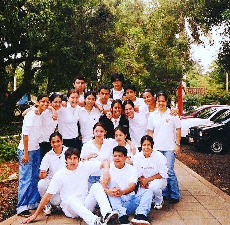 DAlighieriPy's tweet photo. Primer #Tbt del año ⤵️
Fotos del #UPD de la #Promo2000 🥳
🙌🏻 Gracias Maggi Balbuena por las 📸
📌 Ella nos comentó que el año pasado pensaban hacer un reencuentro por los 20 años de egreso, pero la pandemia lo impidió. Esperamos que este año sí se pueda 🥳💚❤️
#SomosDante https://t.co/SNrV7qkoxt