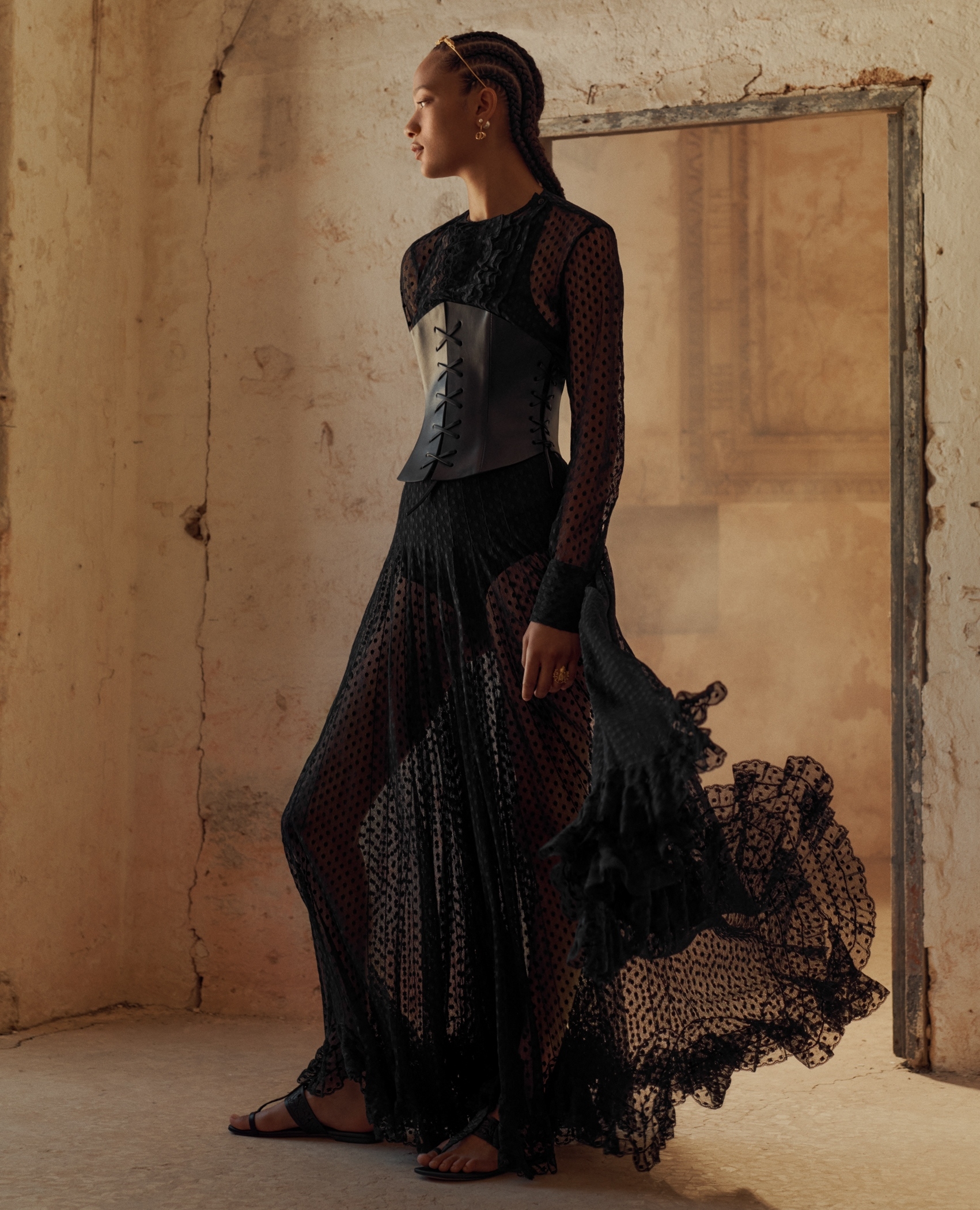 Dior on X: The hyper-feminine waist provided by the 'D-Lace' corset belt  is an essential element of #DiorCruise 2021  by  Maria Grazia Chiuri. Here, in black leather fastened at the low-cut
