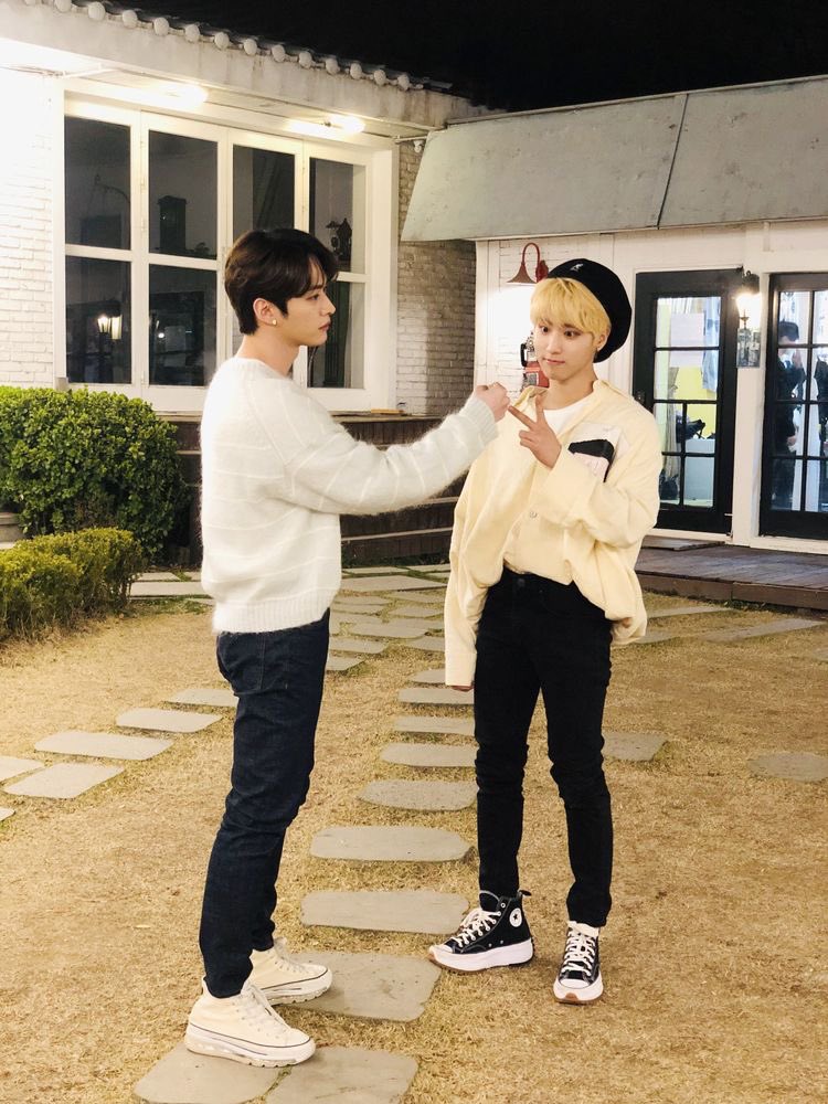 han jisung platform converse