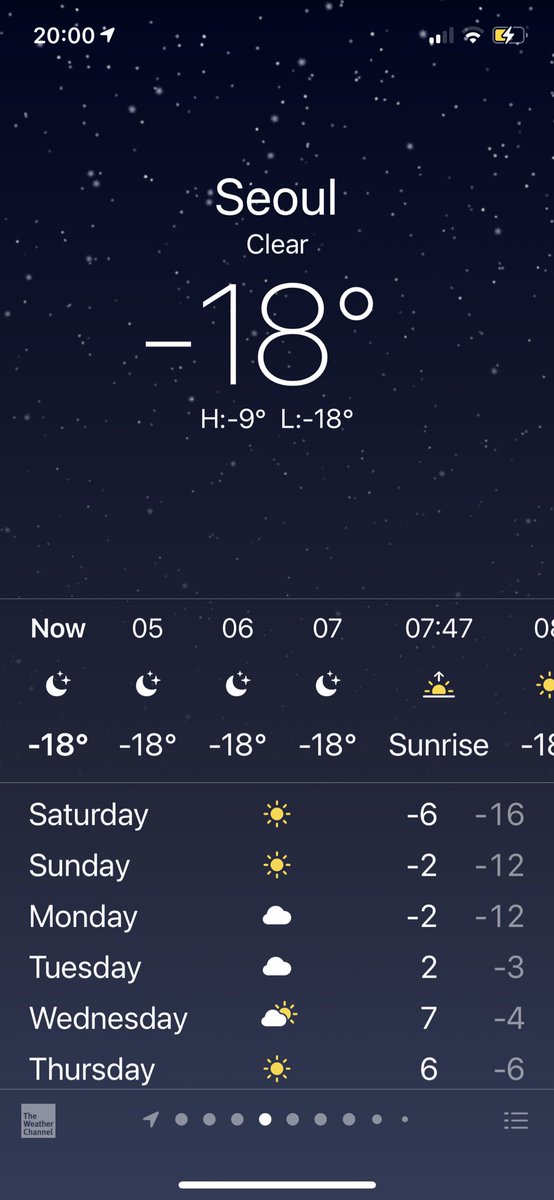 jeenax's tweet image. It’s freezing it’s like -2 and then there is Seoul 🥶🥶🥶 #staysafestaywarm