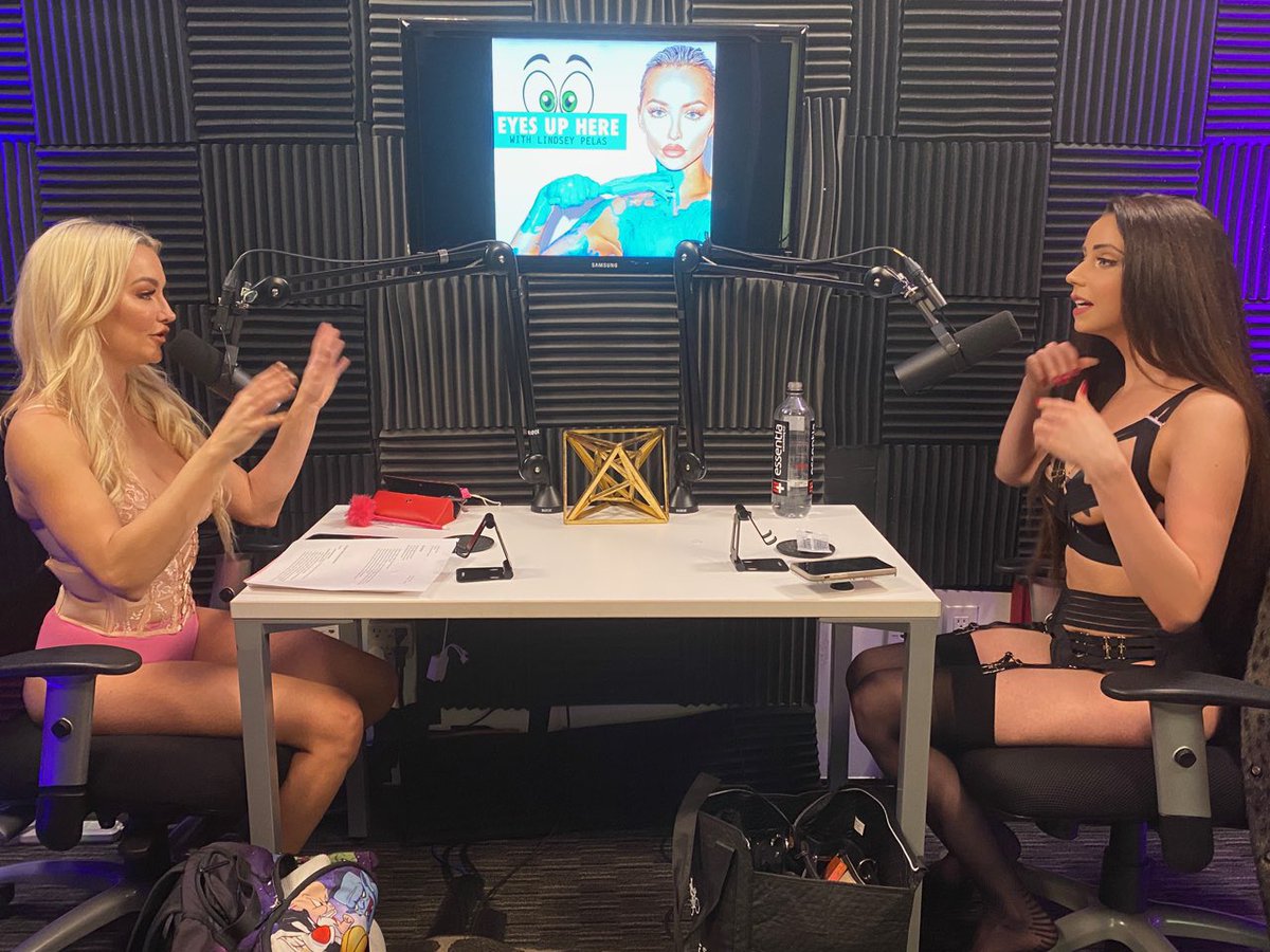 Third Wheel Podcast Studio tweet media