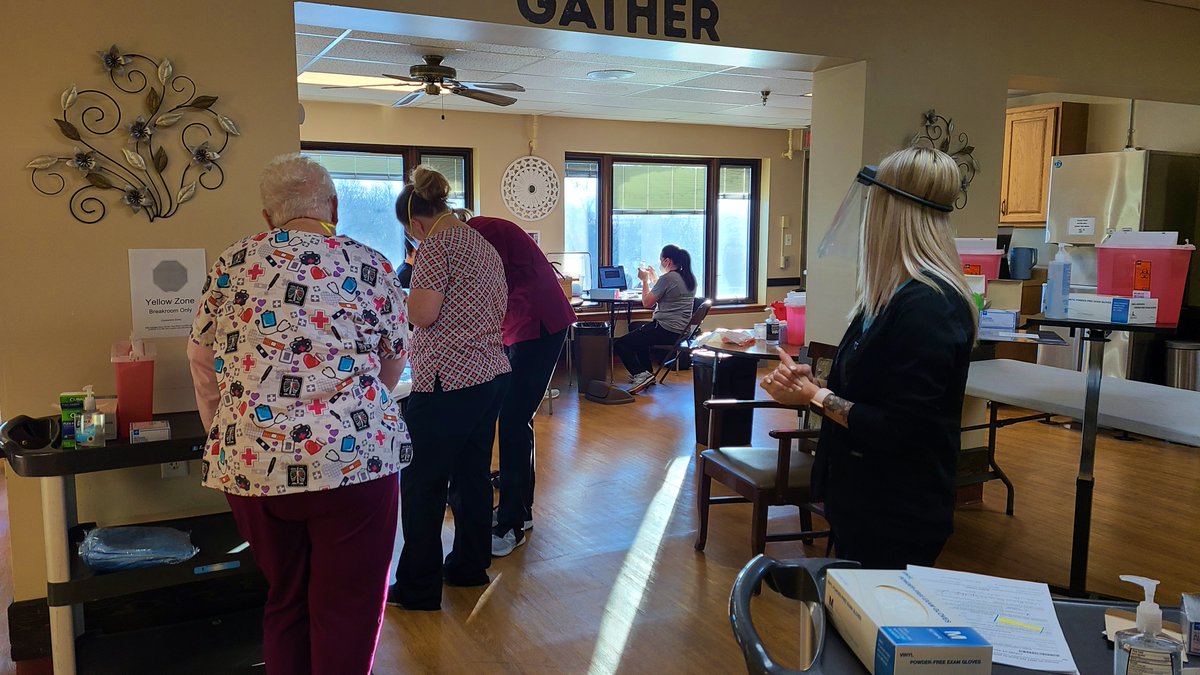 AzriaHealth's tweet photo. Our team at #AzriaHealthBlueHill prepared and administered COVID-19 vaccines with Project Hug from @CpharmRX. We are so thankful and grateful!
#AzriaHealth #ProjectHug #CommunityPharmacy #Thankful #Grateful #COVIDVaccine #Vaccine #Vaccinated https://t.co/iCmhaikLOZ