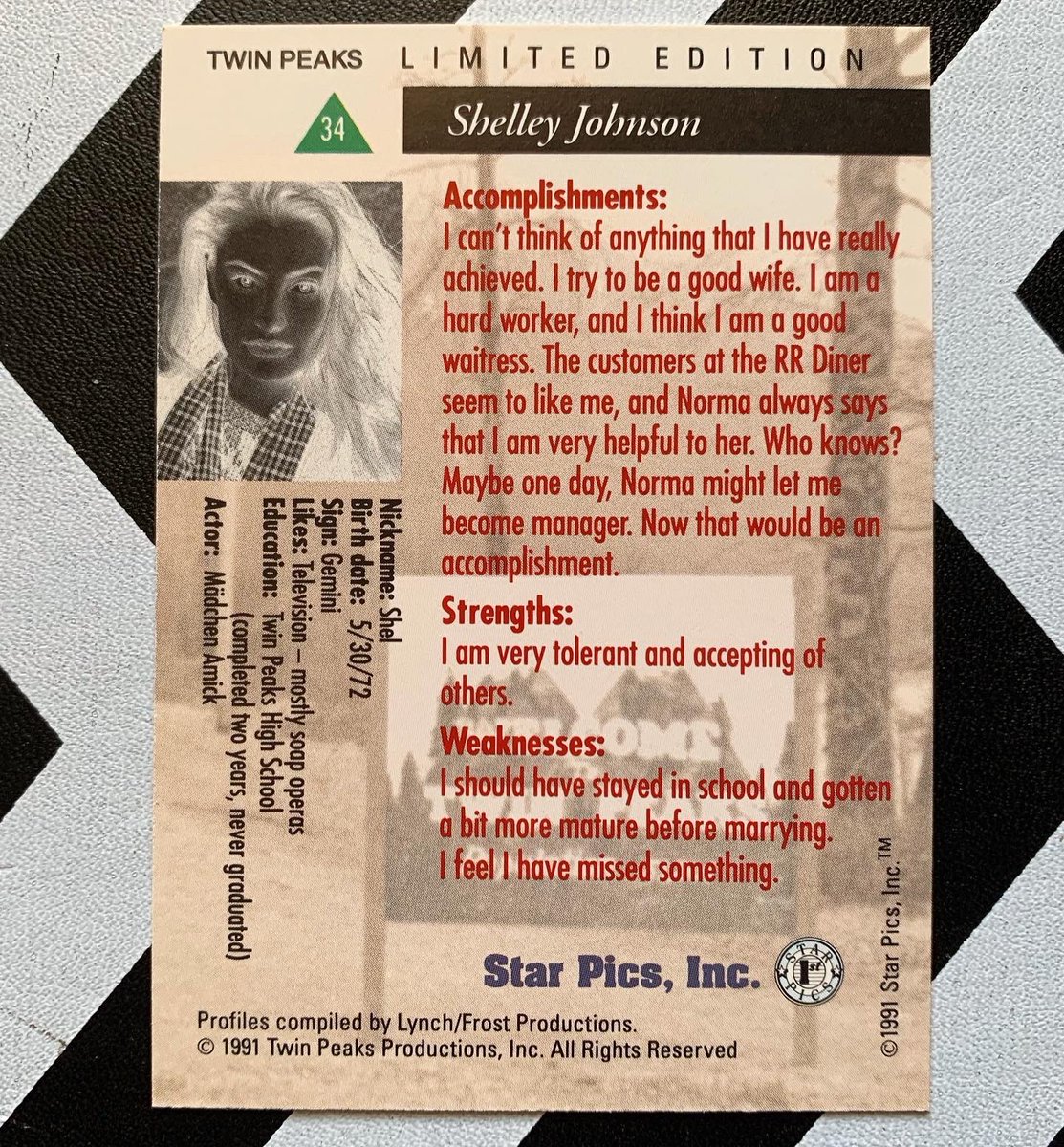 PeaksPostcards's tweet image. Card #34 Shelley Johnson. From the rare Star Pics collection set of 1991. 🏔🏔 #twinpeaks @madchenamick