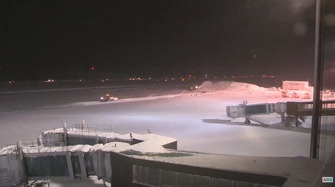 秋田 空港 ライブ カメラ