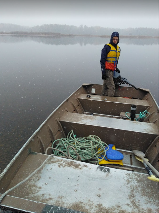 UNBsalmon's tweet photo. Baby, It's Cold Outside! 
Deploying the last #Innovasea acoustic receiver of the year (2020) in the ice cold #MiramichiRiver!

#UNBresearch #research #CRI #CAST #winterwork #trackingnotslacking @TLinnans @RAllenCurry @Nojani https://t.co/ZDr9TcxdVR
