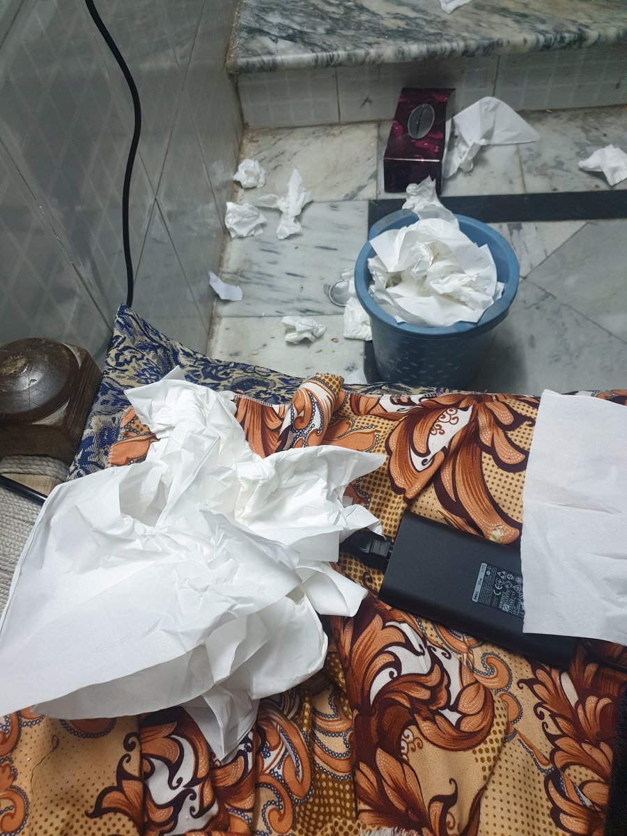 qasim_openAI's tweet image. My girl don&apos;t want me cuz of my dirty laundry and I think she knows I am out of control. #BlackBear #dirtylaundry