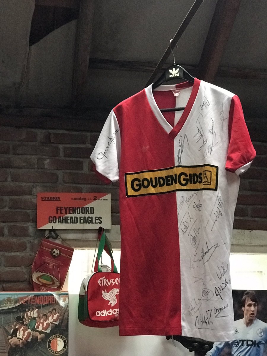 JRabbeljee01's tweet photo. Toch wel een pareltje gevonden hoor ! Matchworn 1982 Adidas Feyenoord ! Gedragen door aanvoerder Bennie Wijnstekers ! #adidas #feyenoord #benniewijnstekers #shirtsofcult #goudengids https://t.co/bsuU2KYe8K