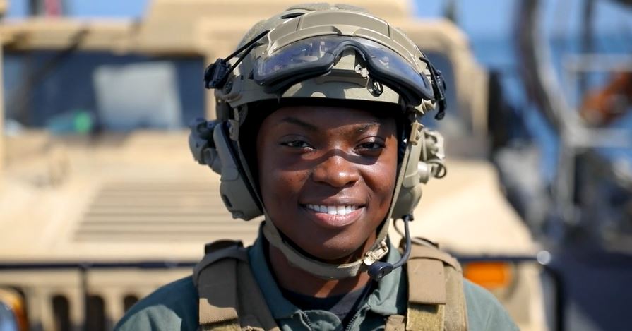 NRD_SanDiego's tweet photo. SAILOR IN THE SPOTLIGHT
Assault Craft Unit 4 #Loadmaster
BM1 Tandra Speller
https://t.co/4AaM3vsPsU
@USNavy @AmericasNavy #ForgedByTheSea #AmericasNavy #FutureSailor @USNRecruiter #USNavy #USSIwoJima #LHD7 #ACU4 #LCAC @CNRMA @USMC @SurfaceWarriors @surflant #NavyRecruiter #Boats https://t.co/HFWX3MqXPg