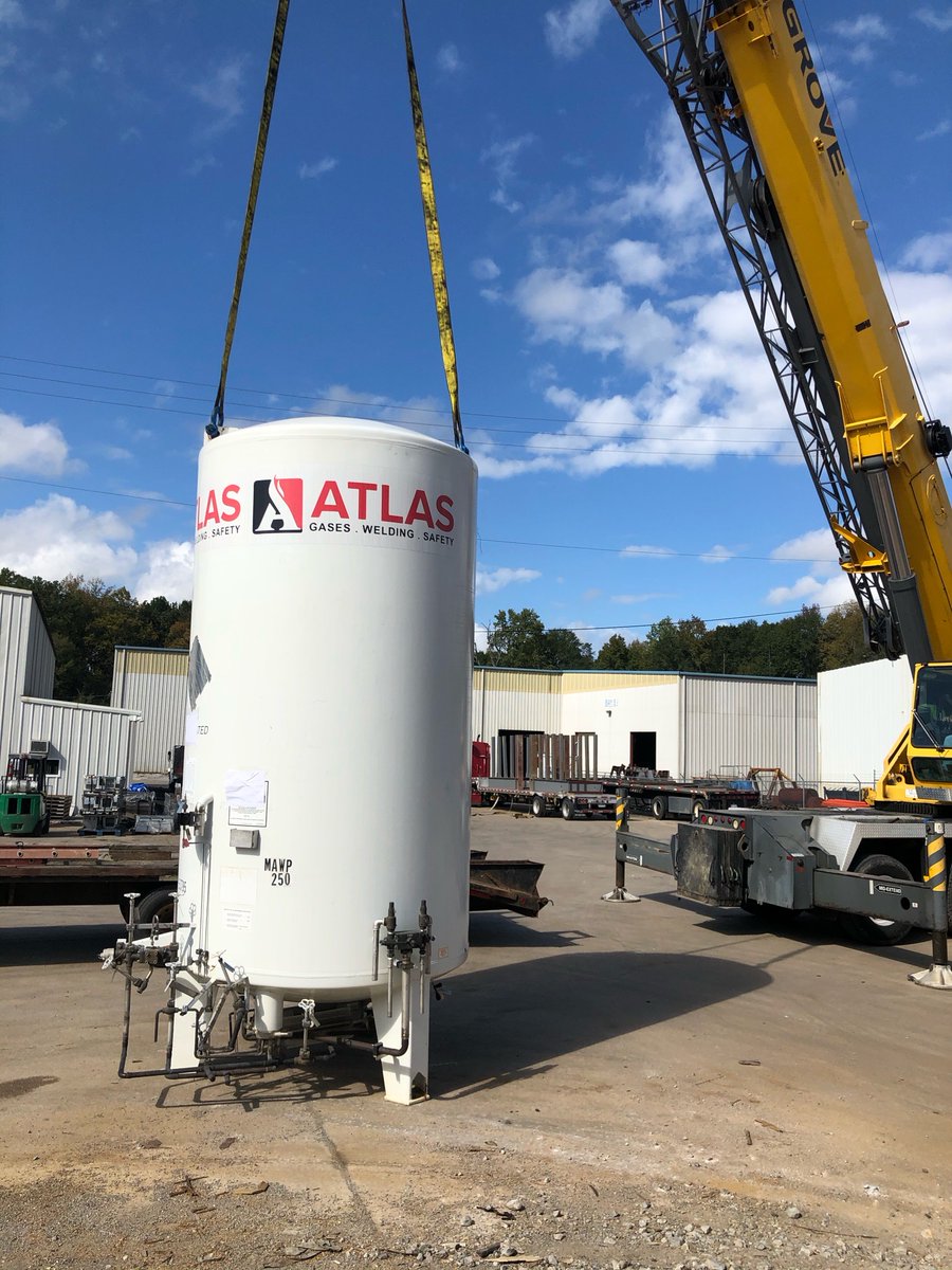 atlaswsco's tweet photo. A new bulk tank for Central Steel Service! The #bulktank efficiently supplies Central Steel's burning and cutting tables. https://t.co/KBhE30e42f