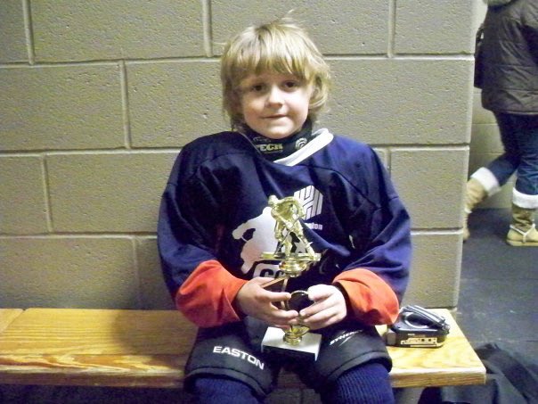 CoffmanHockey's tweet image. Rocks Senior Week ☘️

Who is this Real Bro of Dublin Valley?

Hint: this 4 year forward has left blood, sweat &amp;amp; chiclets on the ice. A former @CCYHAHockey Blue Jackets player he has been blazin biscuits since age 5. This future techie is also rumored to have a wicked Madden game.