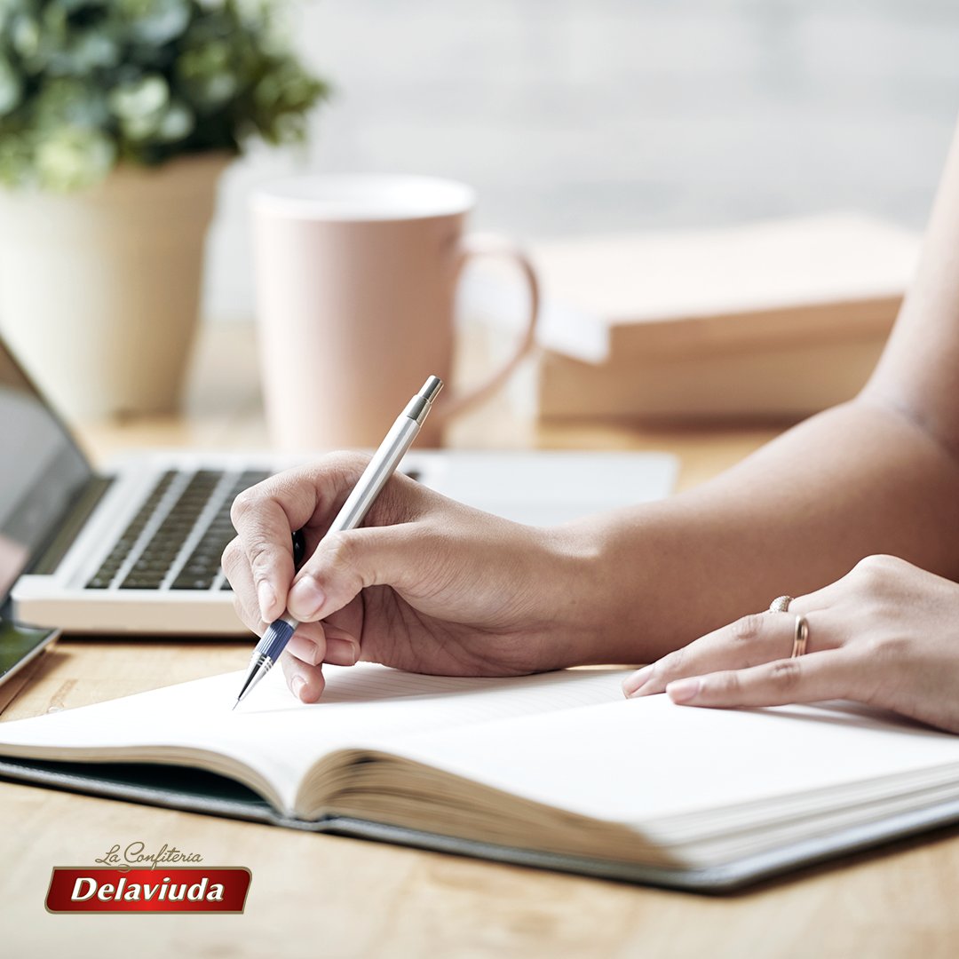 Sentarse a reflexionar sobre los propósitos e intenciones para 2021 es un ritual estupendo para vivir el año más conscientemente. 
Y tú, ¿ya tienes tu lista?