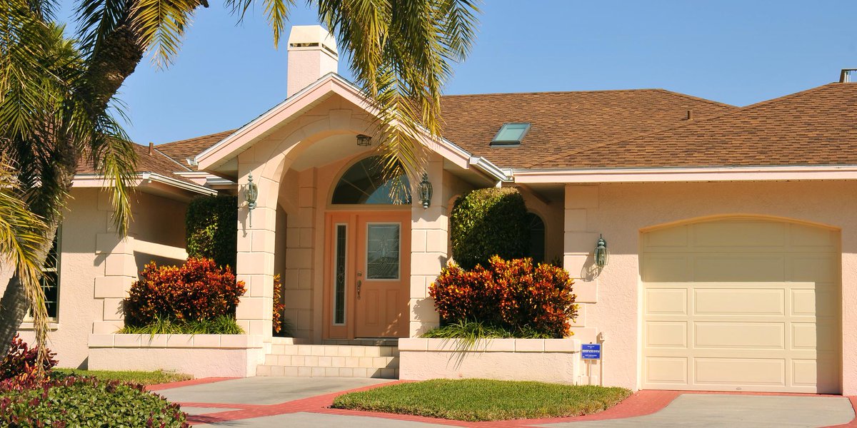 SWEHomes's tweet photo. Pros &amp; Cons of Ranch-Style Homes https://t.co/fDUkVJ3eyl https://t.co/eW30vqcJts