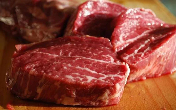FoodBev's tweet photo. An investigation has found JBS to be among six Brazilian #meatpacker firms that have bought cattle from farms that use slave labour
https://t.co/JRD49YVXDN https://t.co/w1OUoT02FY