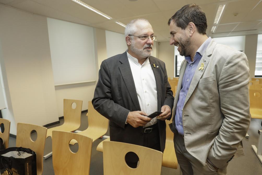 Crise en Catalogne: la Belgique n’exécutera pas le mandat d’arrêt européen de Lluis Puig lesoir.be/347611/article…