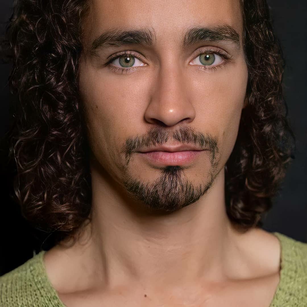 Happy birthday to this super talented and beautiful man, Robert Sheehan   