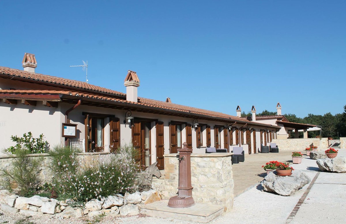 InfoLasomma's tweet photo. Here at La Somma, we are celebrating the New Year with an action-packed programme of horse-riding holidays for 2021!
UMBRIAN ADVENTURE
3-10 April; 24 April-1 May; 29 May-5 June; 26June-3 July; 10-17 July; 24-31; 7-14 August; 21-28 August;11-18 September, 2-9 October;16-23 October https://t.co/FRzeBLGdjP