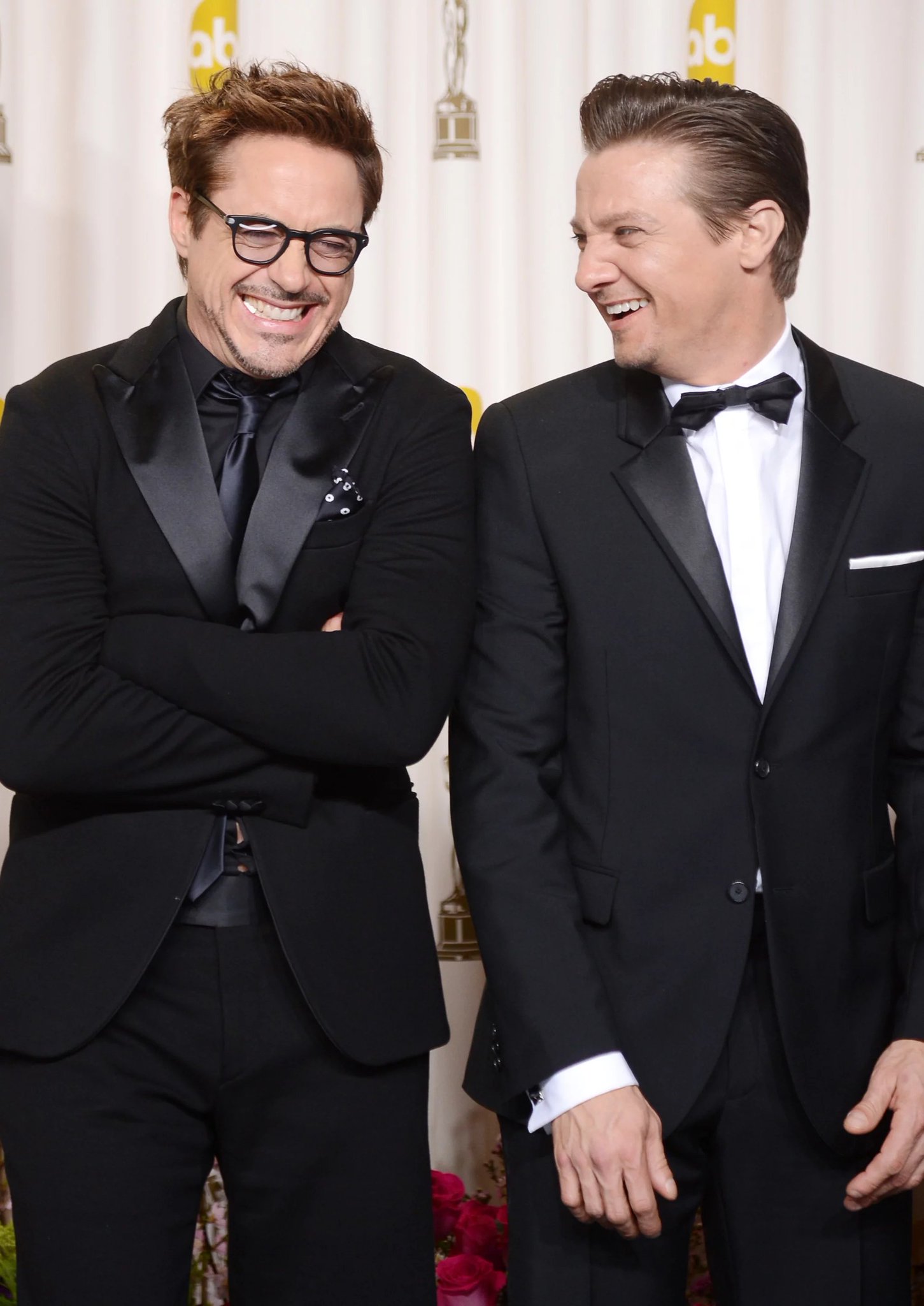 Feliz Aniversário Jeremy Renner  Happy Birthday Hawkeye 