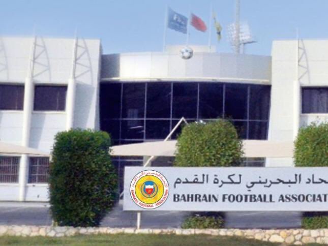 ayed7171's tweet photo. مبني الاتحاد البحريني الاماراتي العماني اللون الأبيض الطاغي تفاديا للإحراج من قبل الانديه https://t.co/xV4Gwh8HUA
