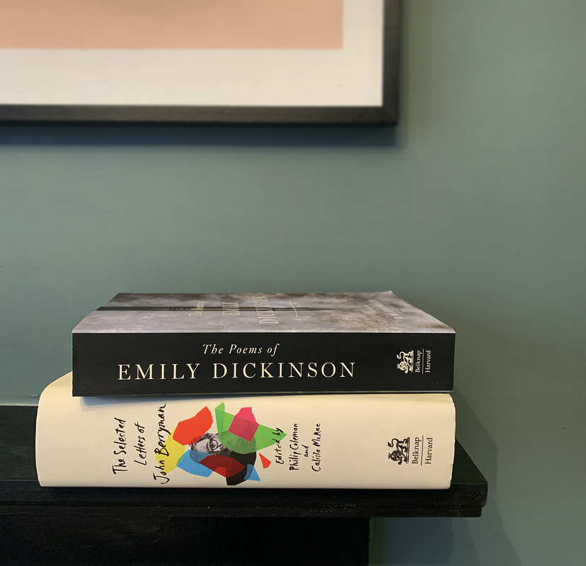 Harvard_Press's tweet image. For #MLA2021, @emsilk10 &amp;amp; @pompqmoq asked HUP authors to compile this Poetry Playlist.

harvardpress.typepad.com/hup_publicity/…

Submit your  poetry picks using #HUPpoetry. The most creative response will receive The Poems of Emily Dickinson or The Selected Letters of John Berryman. #ReadUP