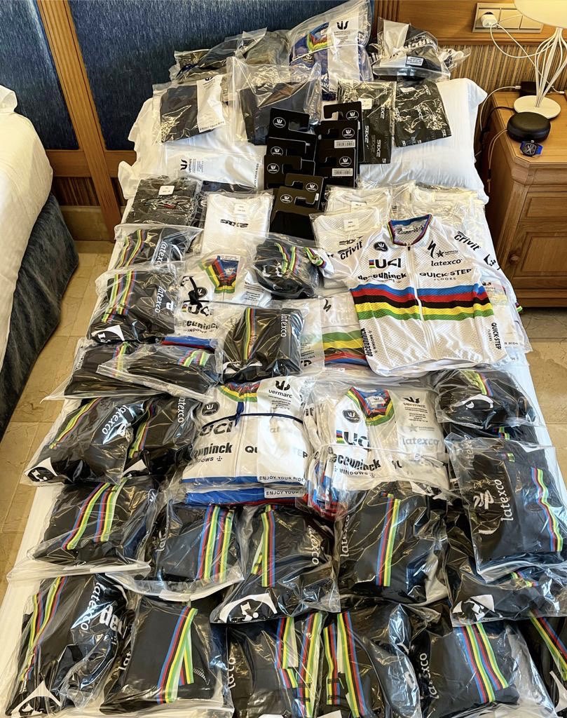 alafpolak1's tweet photo. 🥳🤩
Au boulot maintenant !!!
@vermarcsport #Dressed2win https://t.co/HUM5BKcZ1n
